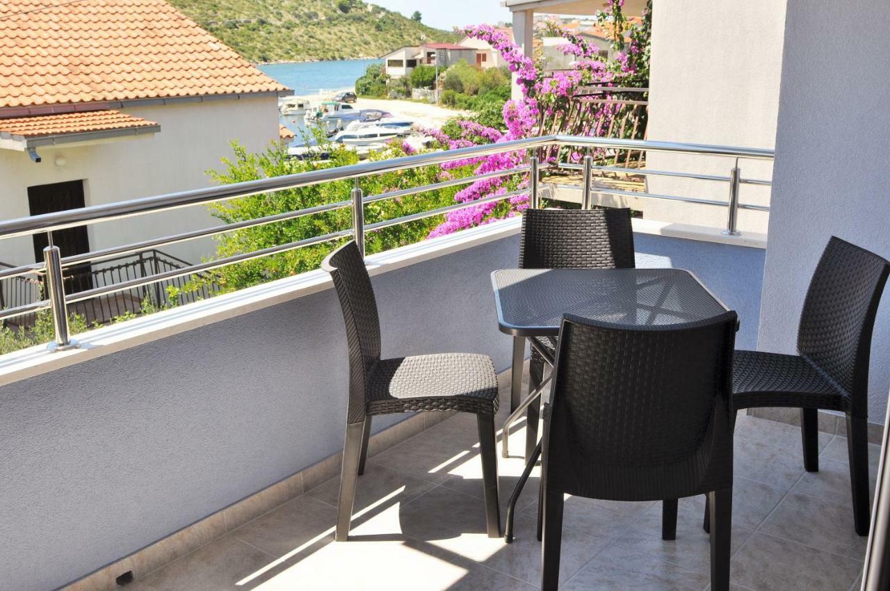 Apartments Zora Rogoznica  Kültér fotó
