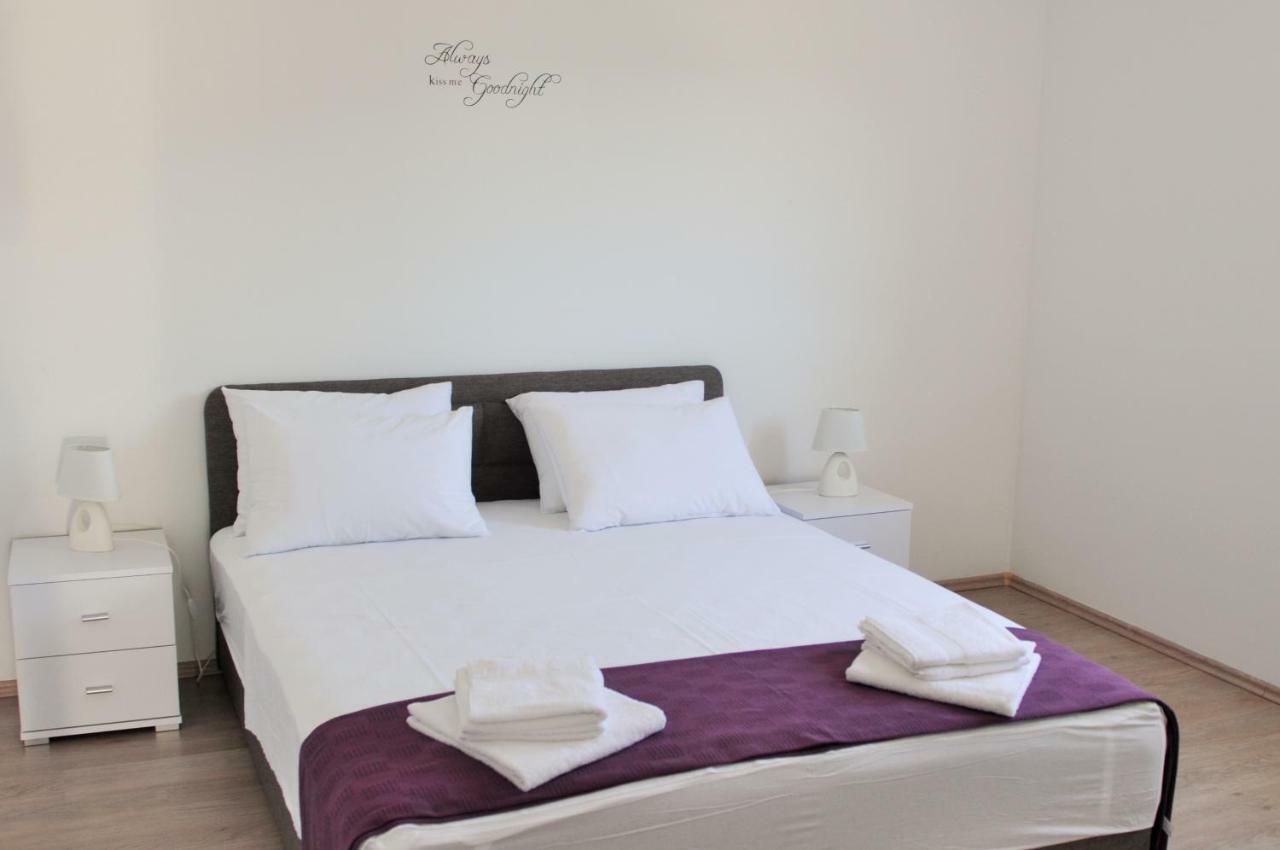 Apartments Zora Rogoznica  Kültér fotó