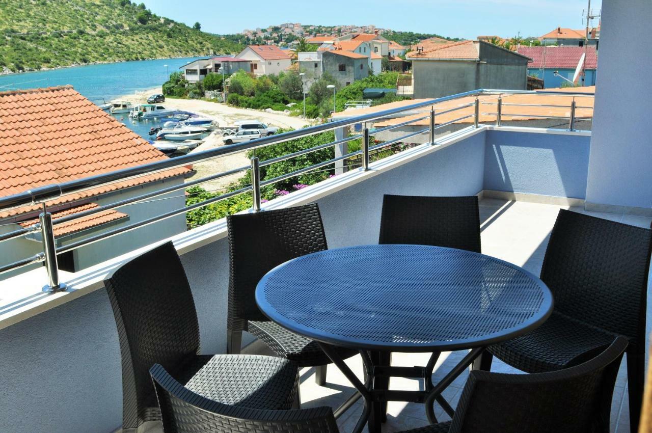 Apartments Zora Rogoznica  Kültér fotó