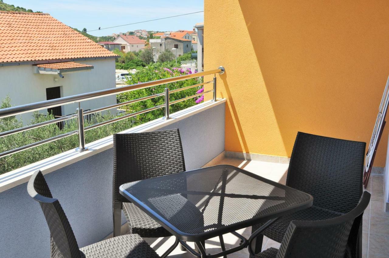 Apartments Zora Rogoznica  Kültér fotó